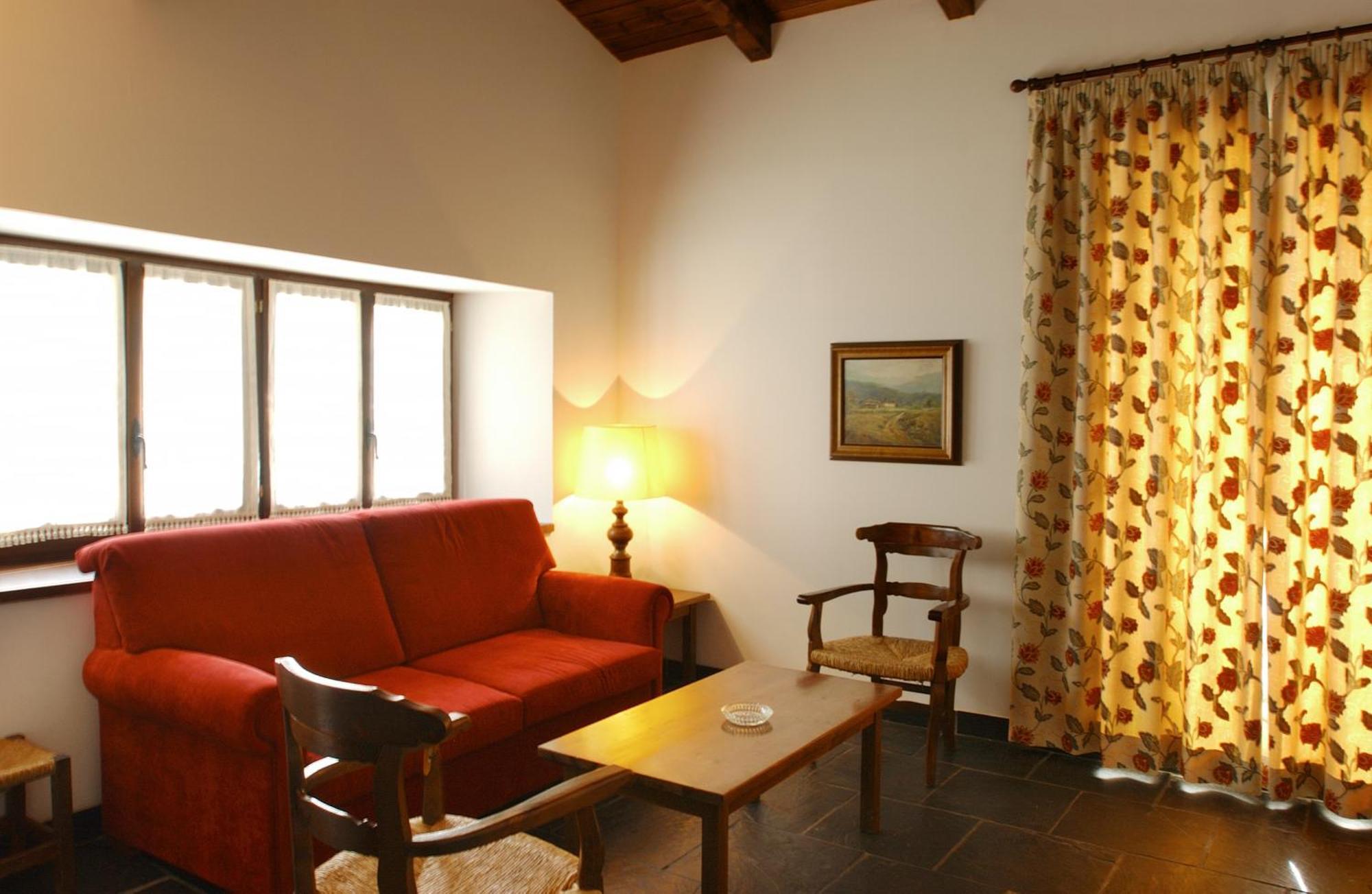 Apartamentos Linsoles Eriste Exterior photo