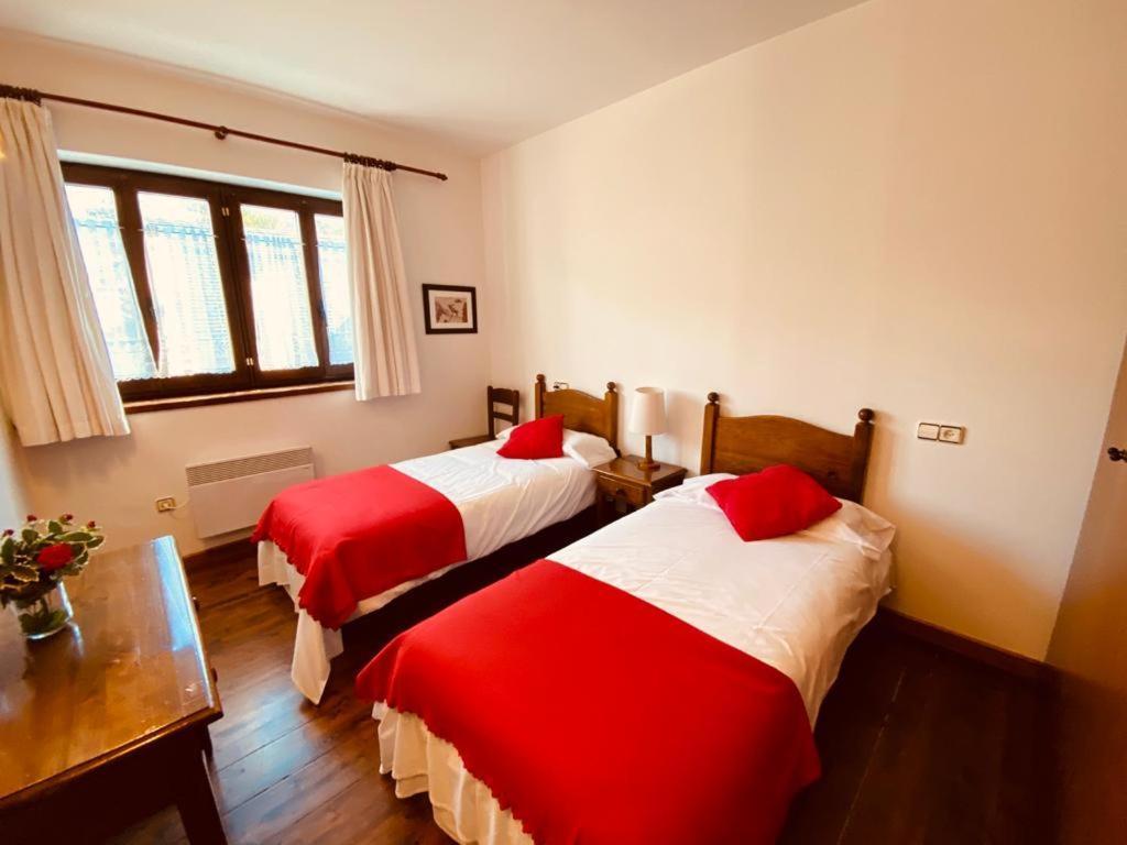 Apartamentos Linsoles Eriste Exterior photo