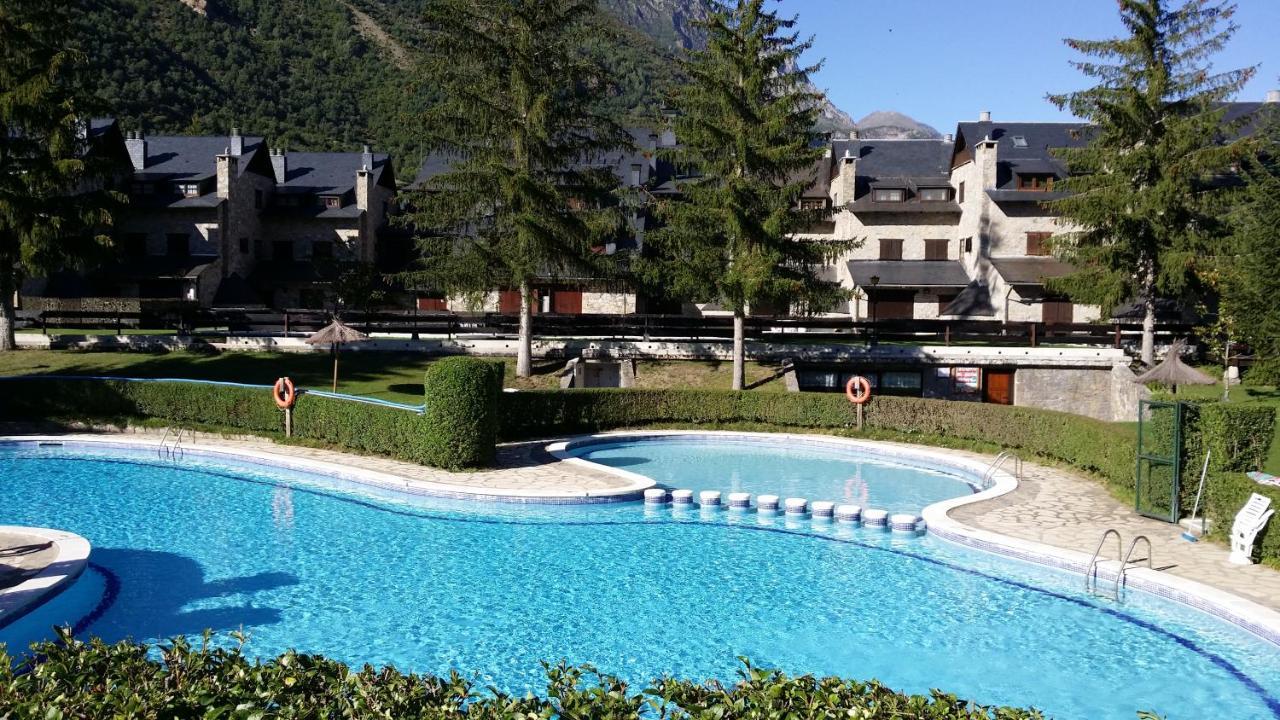 Apartamentos Linsoles Eriste Exterior photo